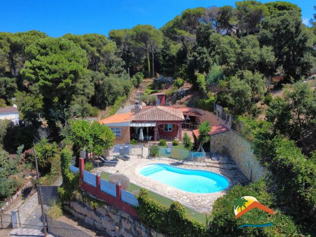 Casa en venta en Vidreres, Aiguaviva Parc. R02650 CASA CON PISCINA Y LICENCIA TURÍSTICA EN AIGUAVIVA PARC, VIDRERES. Casas.