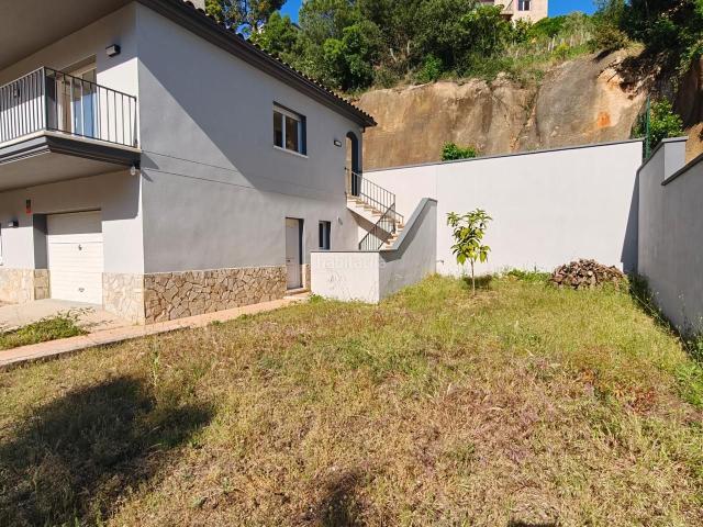 Casa en venta en Vidreres, Aiguaviva Parc. Totalmente reformada con garaje y jardin. Casas.