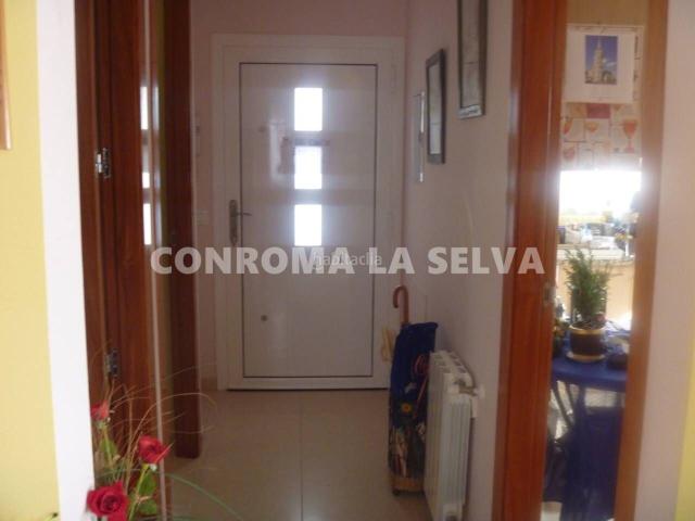 Casa en venta en Vidreres, Aiguaviva Parc. Venta de una casa adosada a tres vientos en Vidreres. Casas.