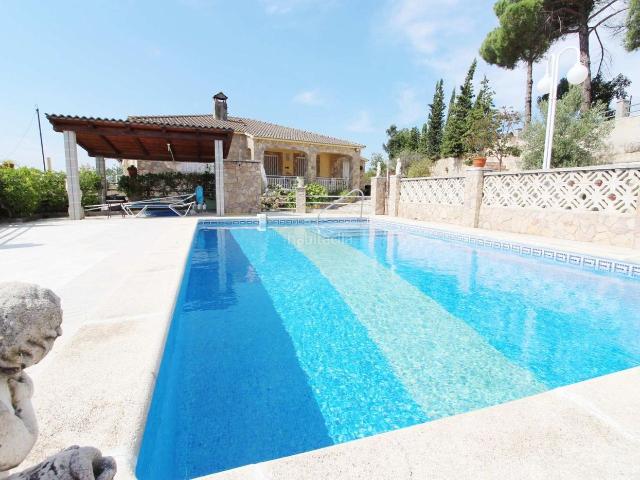 Casa en venta en Vidreres, Aiguaviva Parc. 1 sola planta con piscina y garaje !. Casas.