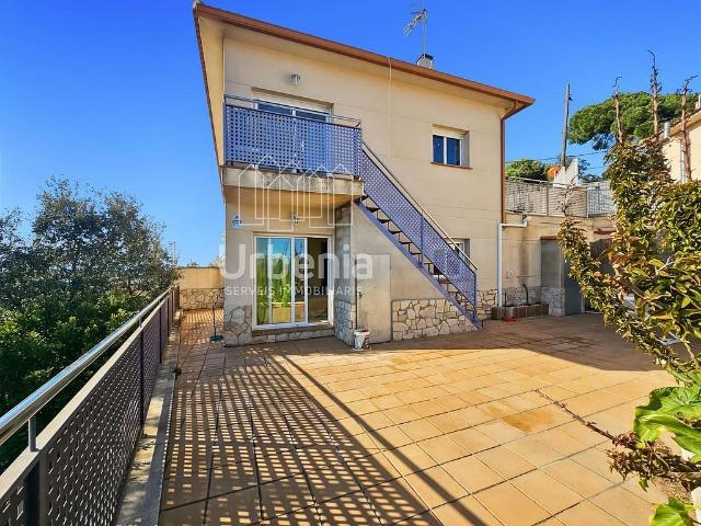 Casa en venta en Vidreres, de 90 m² 4 habitaciones por 245.000