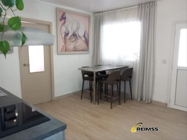 Casa en venta en Vidreres, La Goba. Casa en Venta en La Goba, Vidreres Amplia Vivienda con Jardines, Terraza y Piscina Comunitaria. Casas.