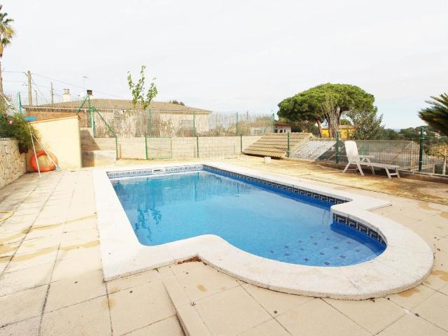 Casa en venta en Vidreres, Terrafortuna Puig Ventós. CASA 4 DORMITORIOS CON PISCINA Y GRAN GARAJE. Casas.