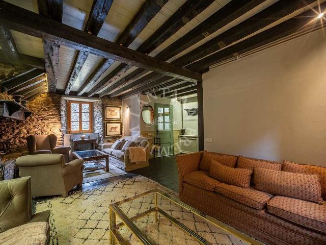 Casa en venta en Vielha e Mijaran, Escunhau. GRAN CASA ARANESA EN ESCUNHAU CON JARDIN Y CASA ANEJA. Casas Vielha e.