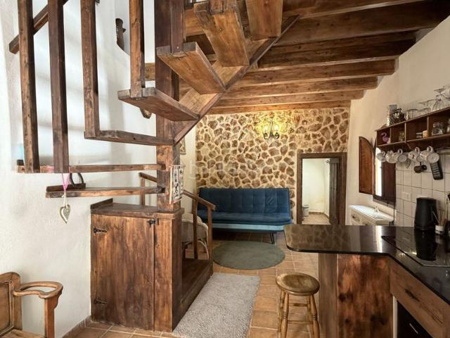 Casa en venta en Vila Joiosa la, Platja de Vila Joiosa. Vivienda con muchísimo encanto en pleno casco antiguo, a solo 70 metros de la Playa Centro. Casas Vila Joiosa.