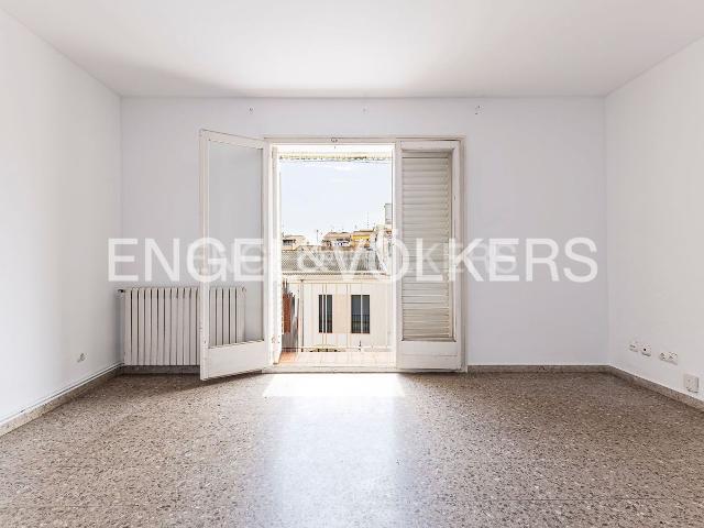 Casa en venta en Viladecans, Centre. Edificio completo en Viladecans 3 Viviendas independientes Local Terrazas. Casas.