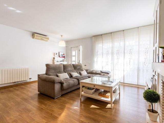 Casa en venta en Viladecavalls. CASA A VILADECAVALLS PARA VIVIR CONECTADA PERO CON CALMA. Casas.