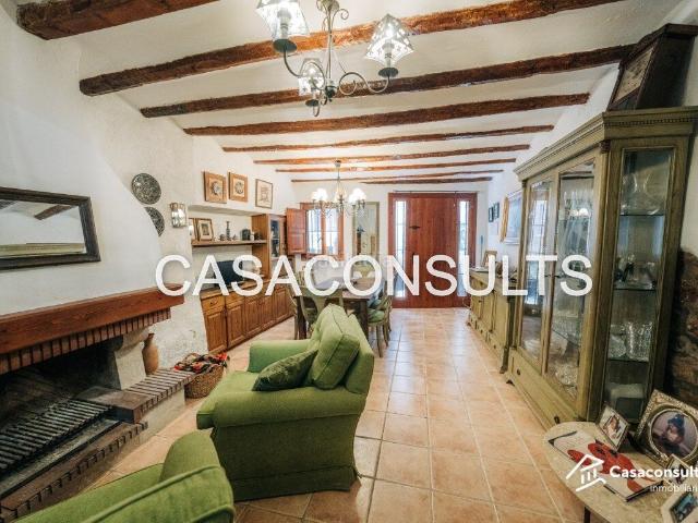 Casa en venta en Vilafamés. nw952 CASA CON TERRAZA Y VISTAS EN EL CORAZÓN DE VILAFAMÉS. Casas.