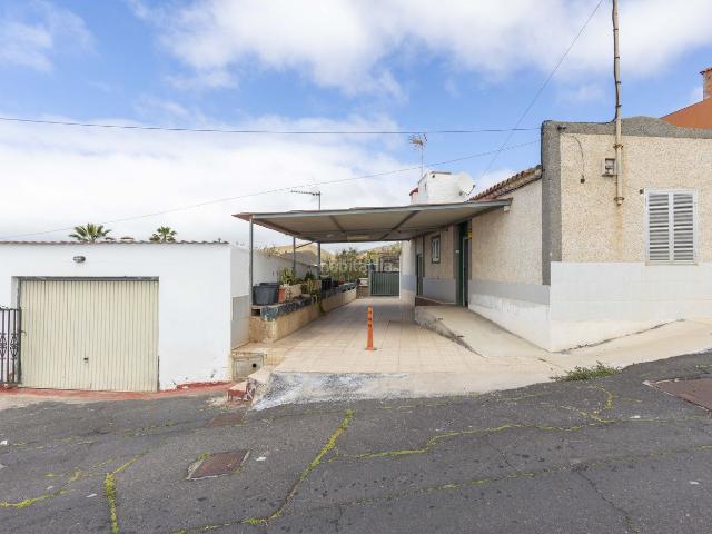 Casa en venta en Vilaflor. Transforma tu vida en este hogar familiar con un jardín de ensueño y un sinfín de posibilidades de personalización!. Casas.