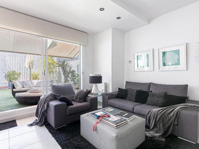 Casa en venta en Vilafranca del Penedès, Poble Nou. Casa unifamiliar con 3 plantas y garaje en el Poble Nou, Vilafranca del Penedès, Barcelona. Casas Vilafranca del.