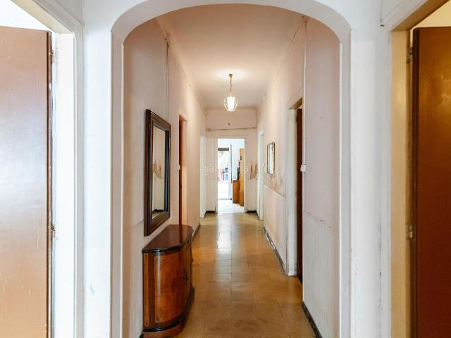 Casa en venta en Vilafranca del Penedès, Poble Nou. Espacio, jardín e infinitas posibilidades en una de las zonas más prácticas de Vilafranca del Penedès. Casas Vilafranca del.