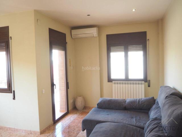 Casa en venta en Vilanova de Bellpuig. Espectacular casa esquinera con terraza chillout y gran patio en Vilanova de Bellpuig. Casas Vilanova de.