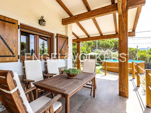 Casa en venta en Vilanova del Vallès. Encantadora unifamiliar con vistas en Vilanova del Vallès. Casas Vilanova del.