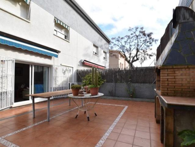 Casa en venta en Vilanova i la Geltrú, La Collada