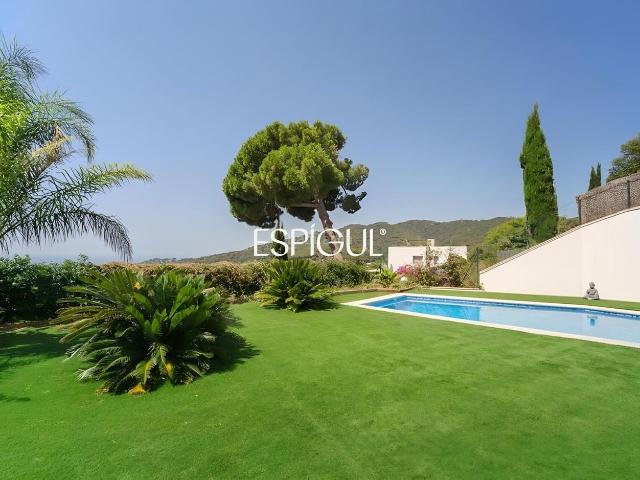 Casa en venta en Vilassar de Dalt. Exclusiva villa de lujo con piscina y vistas espectaculares al mar en Vilassar de Dalt. Casas Vilassar de.