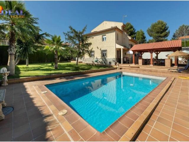 Casa en Venta en Villa de Otura