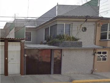 Casa en venta en Villa de las Flores 1a Sección Unidad Coacalco, Coacalco de Berriozábal, México