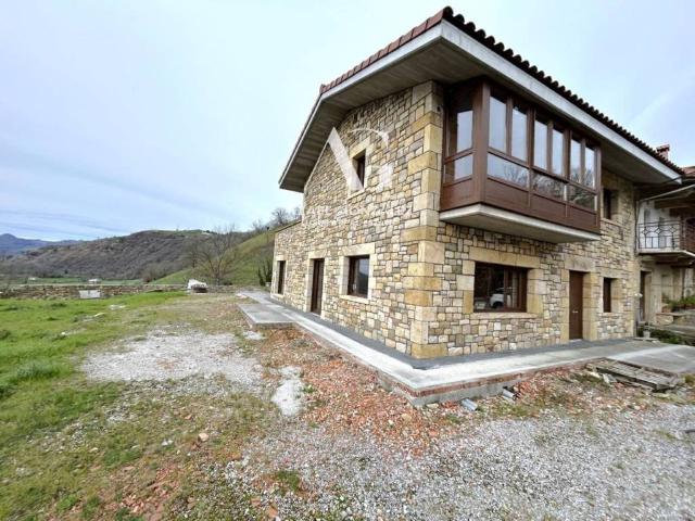 Casa en Venta en Villacarriedo