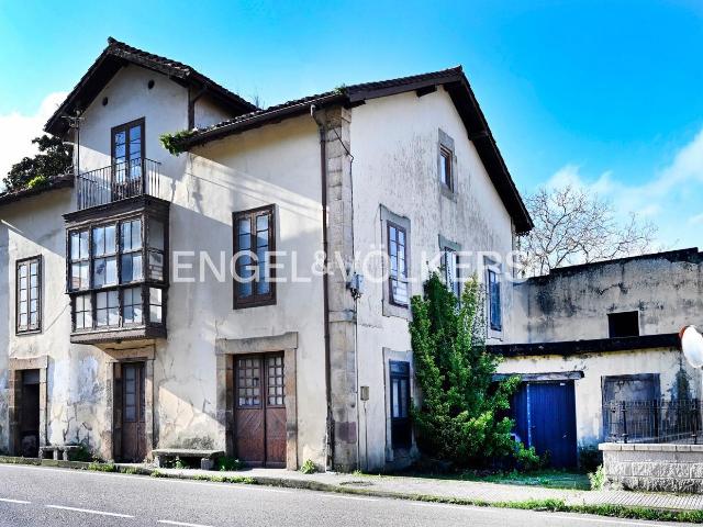Casa en venta en Villaescusa. Casona unifamiliar para reformar en Villaescusa. Casas.