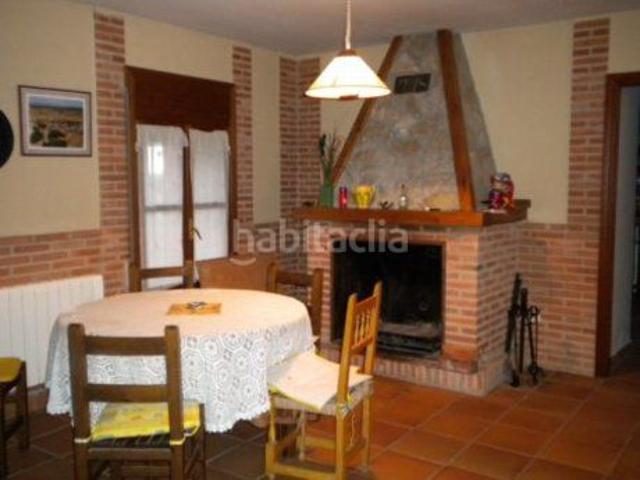 Casa en venta en Villamañán. Casa de pueblo con 240 metros construidos en dos plantas. Casas.