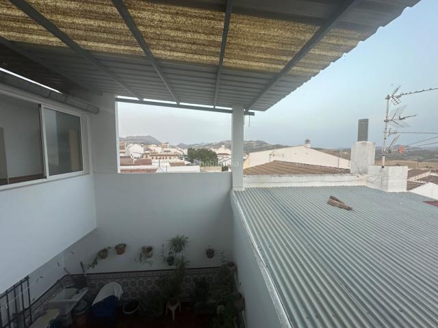 Casa en venta en Villanueva De La Concepción. Oportunidad en Villanueva de la Concepcion 2 casas + sótano en una excelente zona. Casas Villanueva De La.