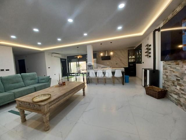 Casa en venta en Villanueva de la Serena. ESPECTACULAR VIVIENDA CON GRANDES CALIDADES Y ESPACIOS. Casas Villanueva de la.