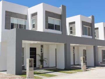 Casa en venta en Villas de Bernalejo, Irapuato, Guanajuato