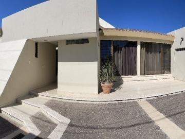 Casa en venta en Villas de Irapuato, Cancún, Guanajuato