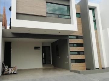 Casa en venta en Villas la Rioja, Monterrey, Nuevo León