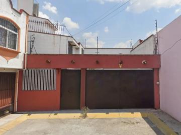 Casa en venta en Villas Santín, Toluca, México