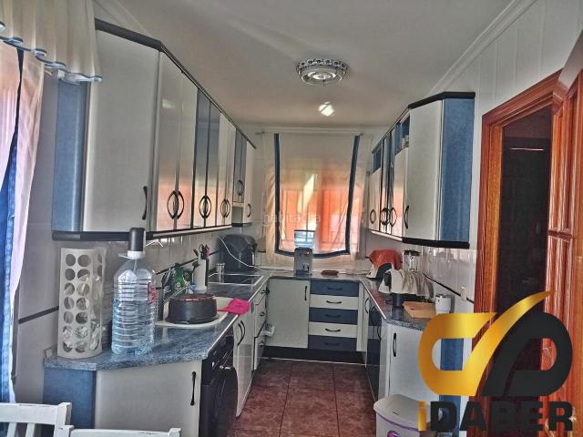 Casa en venta en Villasequilla. Amplia vivienda de esquina de 3 hab en Villasequilla. Casas.