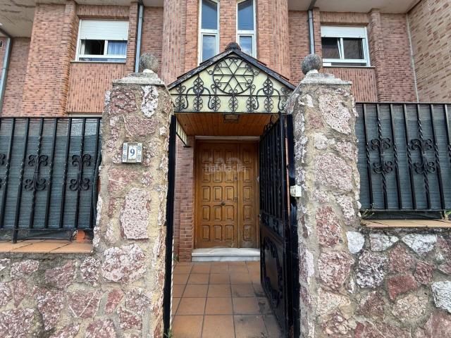 Casa en venta en Villaquilambre. Casas.