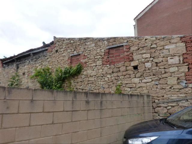 Casa en venta en Villarcayo de Merindad de Castilla la Vieja. GARAJE Y SOLAR EN EL CENTRO DE VILLARCAYO. Casas Villarcayo de Merindad de Castilla la.