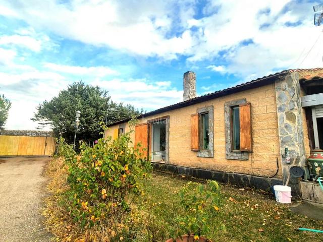 Casa en venta en Villares de la Reina. Casas Villares de la.