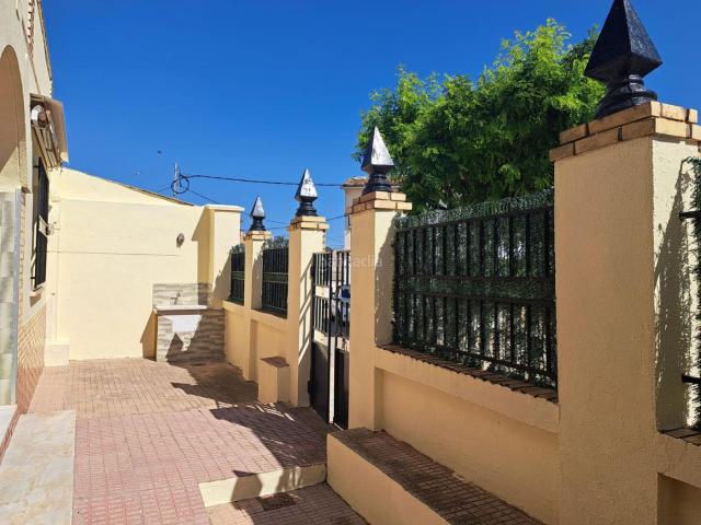 Casa en venta en Villargordo del Cabriel. Bonita y comoda casa en en Venta en Villargordo del Cabriel con patio. Casas Villargordo del.