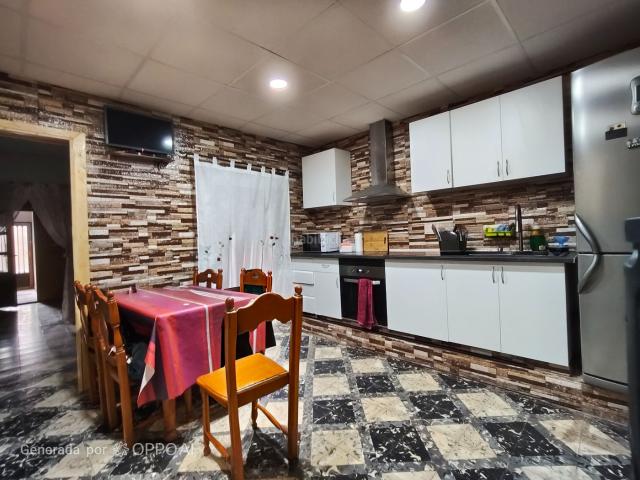 Casa en venta en Villarreal Vila real, El Pilar. CASA PARA TERMINAR DE REFORMAR. Casas Villarreal Vila.