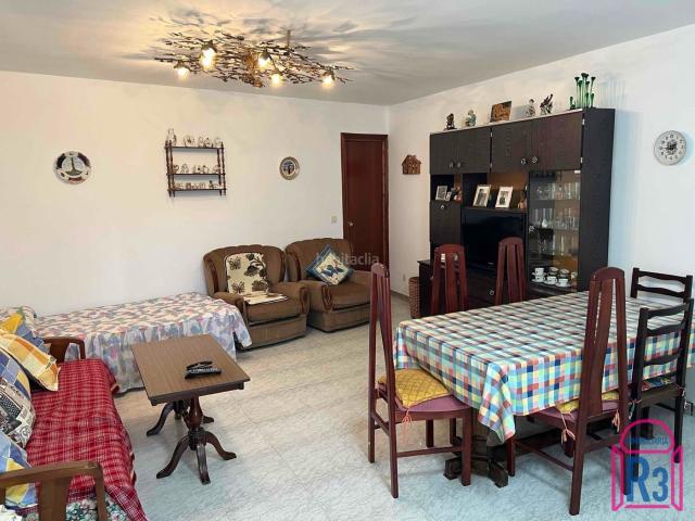 Casa en venta en Villaturiel. Casa de pueblo con patio grande bien orientada en Villarroañe. Casas.