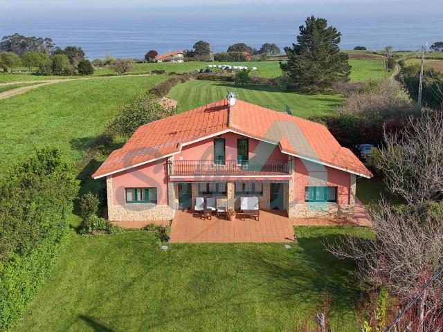 Casa en venta en Villaviciosa, Tazones Argüero. Casas.