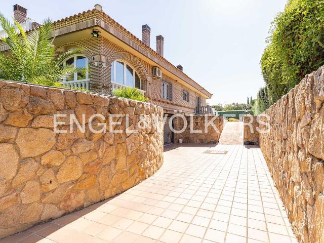 Casa en venta en Villaviciosa de Odón, El Bosque. Exclusiva vivienda independienteen Villavviciosa de Odón. Casas Villaviciosa de.