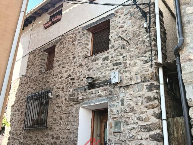 Casa en venta en Villoslada de Cameros. ADSER FINCAS PRESENTA CASA EN VENTA DE CUATRO DORMITORIOS EN VILLOSLADA DE CAMEROS. Casas Villoslada de.