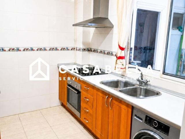 Casa en venta en Vinalesa. CASABELLA INMOBILIARIA VENDE CASA con terraza privada a 15 minutos de Valencia Espacio, confort y tranquilidad en Vinalesa. Casas.