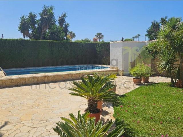 Casa en venta en Vinaròs, Costa Norte. Chalet, piscina, garaje, parcela edificable, Vinaròs. Casas.