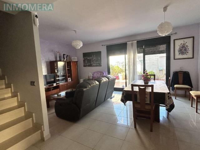 Casa en venta en Vinaròs, Casco Urbano. Casa grande seminueva con piscina comunitaria. Casas.