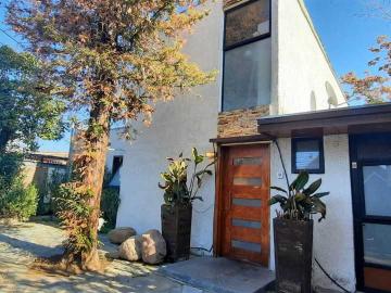 Casa en Venta en Vitacura 3 dormitorios 4 baños