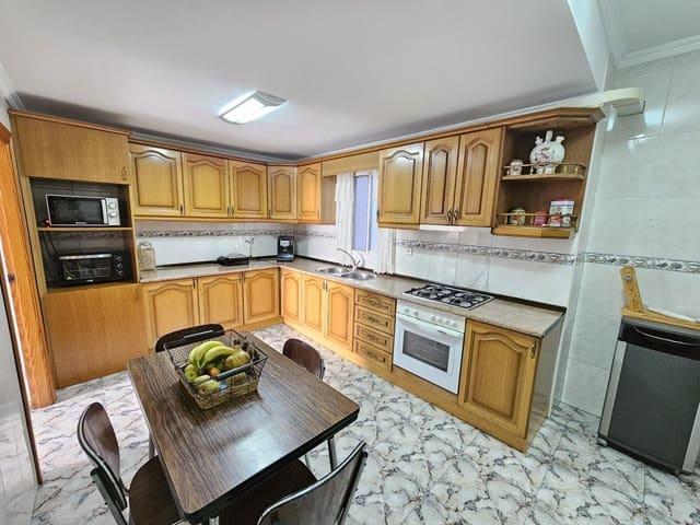 Casa en venta en Viñuela, Málaga