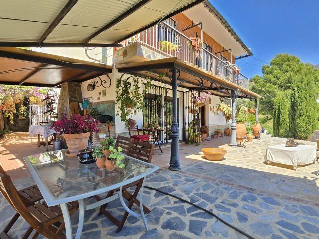 Casa en venta en Viñuela. Casas.