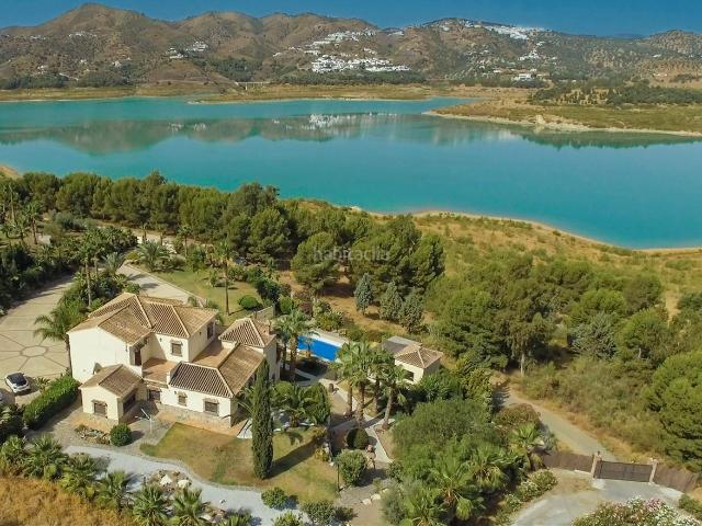 Casa en venta en Viñuela. Casas.
