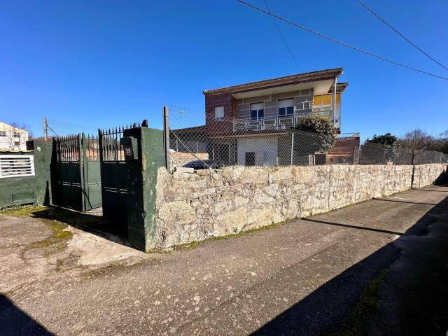 Casa en venta en Xunqueira de Ambía. Oportunidad! Casa de piedra lista para entrar a vivir, entre Xinzo y Allariz. Casas Xunqueira de.