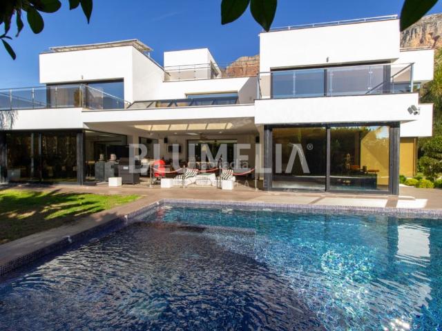 Casa en venta en Xàbia, Montgó Ermita. Moderna villa de lujo con vistas panoramicas en venta en Jávea. Casas.