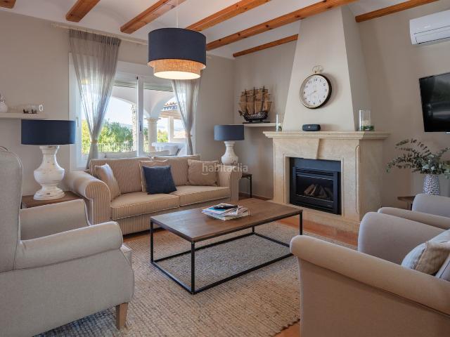 Casa en venta en Xàbia, Cap Martí El Tossalet Pinomar. Exclusiva y luminosa villa Silva lista para entrar a vivir en Jávea con impresionantes vistas al Montgó. Casas.
